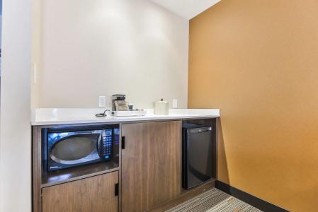 Four Points by Sheraton - 24