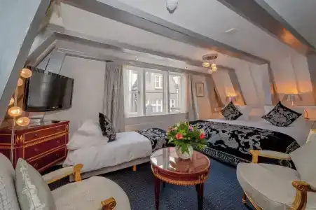 Ambassade - 104