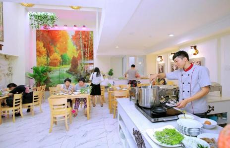Thang Bom Boutique - 15