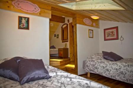 Raven's Bed - 29