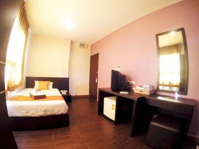 Khaosan Park Resort - 3