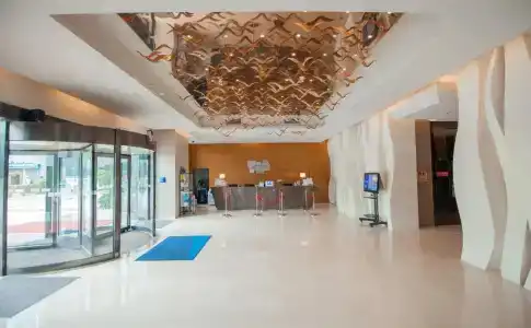 Holiday Inn Express Chongqing Guanyinqiao , an IHG - 10