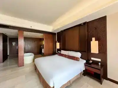 Crowne Plaza Danang - 32