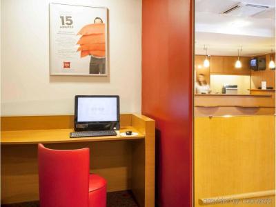 ibis Valenciennes - 13