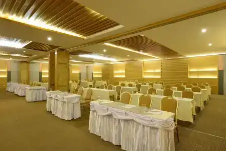 Royal Phala Cliff Beach Resort - 38
