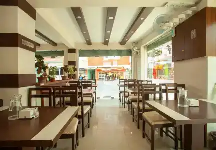 Oyo 219 Royal Kusum - 14