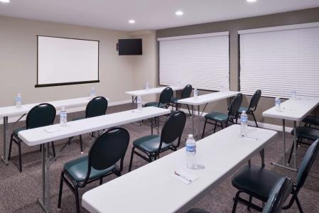 Best Western Plus La Mid-Town - 17