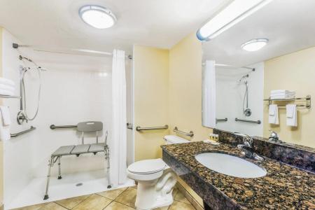 Days Inn by Wyndham Fort Lauderdale-Oakland Park Airport N - 8