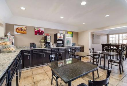 Quality Inn & Suites Fort Gordon - 19