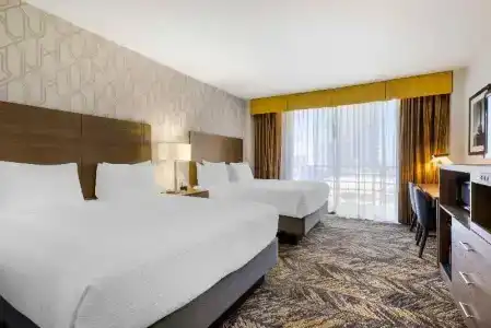Best Western Plus Bayside Inn - 40