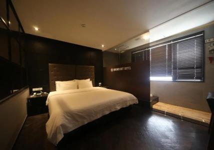 Beomil Brown Dot - 19