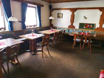 Oyer Hof - 12