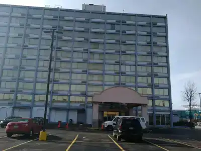 University and Suites - 9
