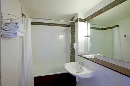 Sure by Best Western Biarritz Aeroport - 30