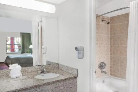 Howard Johnson By Wyndham Ft. Myers Fl - 15