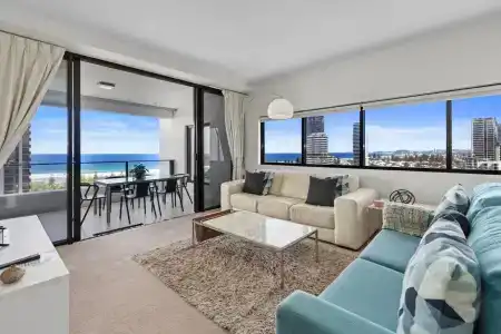 Ultra Broadbeach - 22