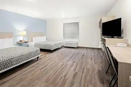 Comfort Suites - 62