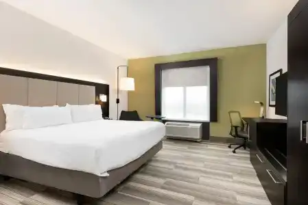 Holiday Inn Express & Suites i-95 & i-20 Civic Ctr, An Ihg - 38