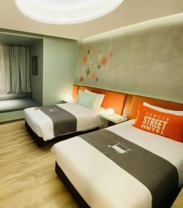 Samsen Street - Sha Extra Plus - 42