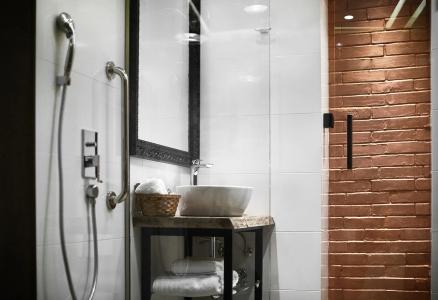 One Luxury Suites - 6