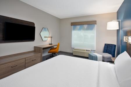 Holiday Inn Express & Suites-North, An Ihg - 43