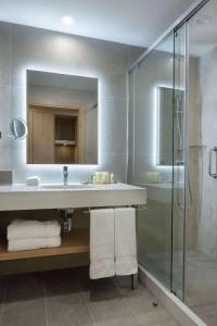 Doubletree By Hilton Center - 32