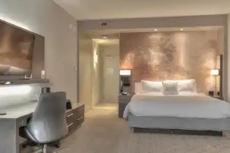 Courtyard by Marriott - 100