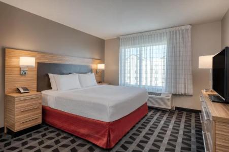 TownePlace Suites by Marriott Indianapolis Airport - 66