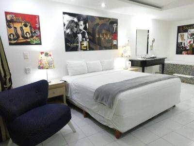 Spazio Boutique - 100