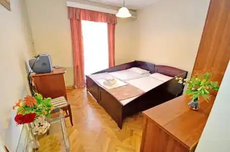 Villa Velzon Guesthouse - 36