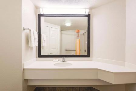 La Quinta by Wyndham University Area Chapel Hill - 42