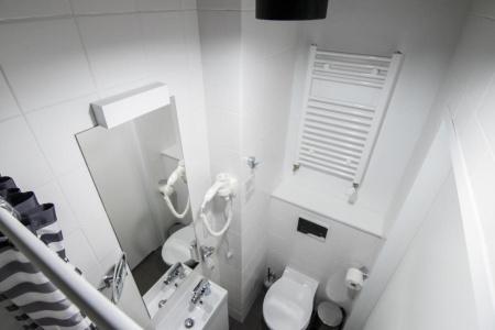 Corner - 8