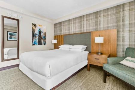 DoubleTree by Hilton - The Yarrow - 29