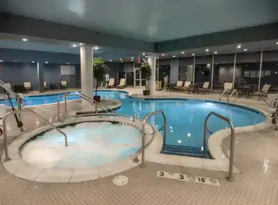DoubleTree by Hilton New York - 17