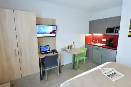 Appart-Hôtel Mer & Golf City Bordeaux Bassins à flot - 82