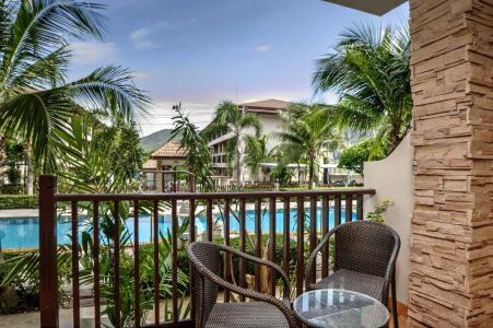 Whispering Palms Suite - 12