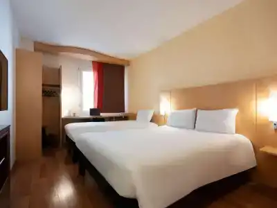 ibis Lausanne Centre - 5