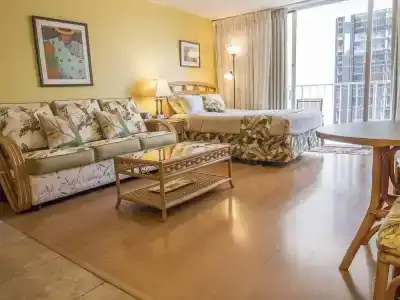 Tropical Studios At Marine Surf Waikiki - Free Parking - Best Location - Full Kitchen - Swimming Pool - 63