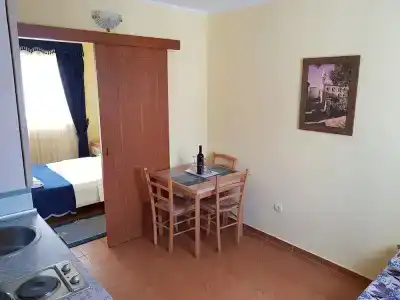 Tamara - 49