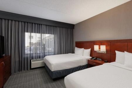 Courtyard by Marriott Denver Central Park - 41