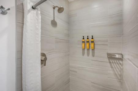 Best Western Plus - 76