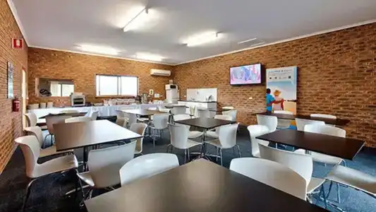 Hume Country Motor Inn - 10
