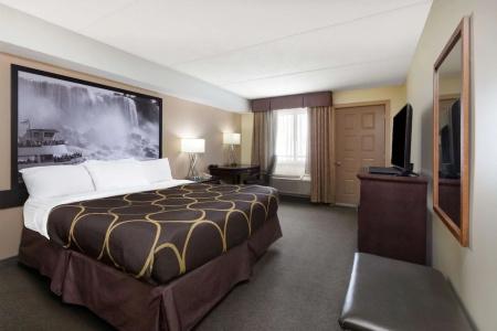 Super 8 by Wyndham by the Falls - 28