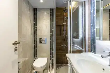 Seraglio & Suites - 118