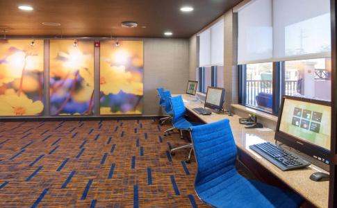 Courtyard by Marriott Downtown - 10