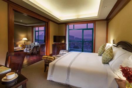 The Venice Raytour Shenzhen (close to HappyValley and Window of the world, has 1500m² outdoor pool) - 1