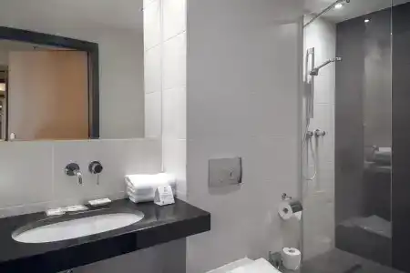 Almond Business & Spa - 10