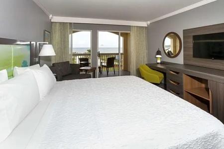 Hampton Inn - 153