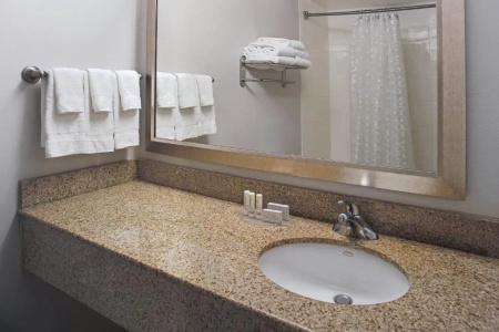 SpringHill Suites by Marriott Virginia Beach Oceanfront - 24