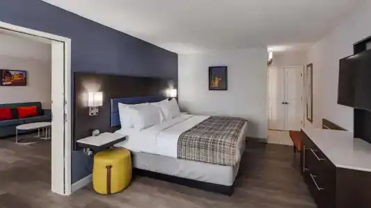 Best Western Premier City Gateway - 80